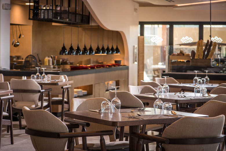 Noble Executive Hotel Hersonissos Crete Restaurant 2